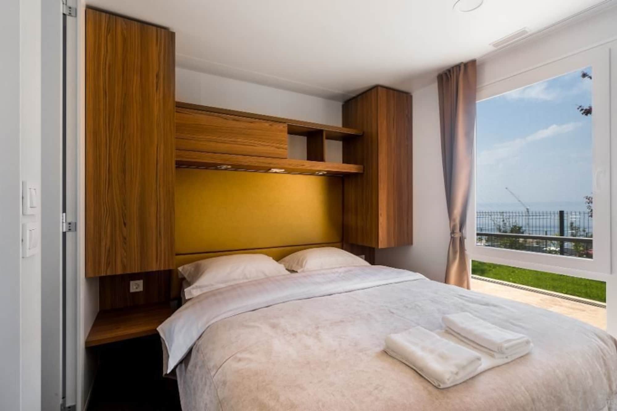 Poseidon Mobile Apartment